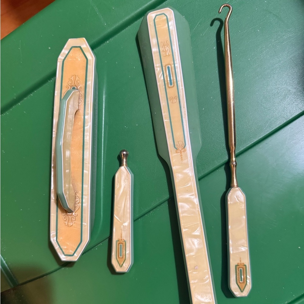 Vintage Dupont lucite  signed 4 piece vanity set gorgeous color lovely set